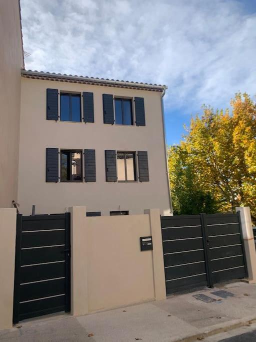 Ferienwohnung Le 2 Ter Puyloubier Exterior foto